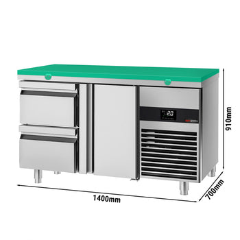 Stół chłodniczy PREMIUM - 1400x700 mm - z 1 drzwiami i 2 szufladami - włącznie z deską do krojenia w kolorze zielonym - Prime Gastro