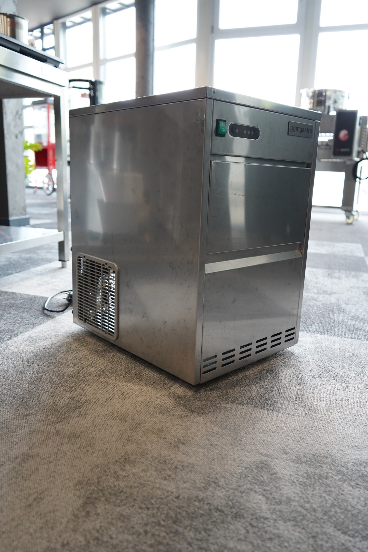 Kostkarka do lodu - pusty cylinder - 28 kg/ 24 godz. - Prime Gastro