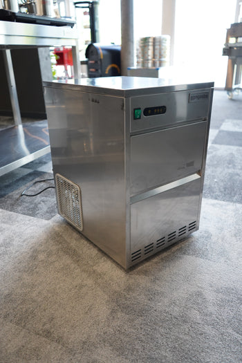 Kostkarka do lodu - Wydrążony cylinder - 28 kg/ 24 godz. - Chłodzona wodą - Prime Gastro