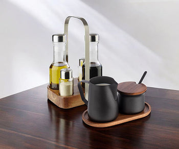 Pojemniki na przyprawy i menu stołowe	