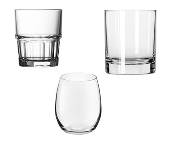 Woda i szklanki konferencyjne	