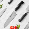 ZWILLING | VIER STERNE – nóż Santoku z ostrzem karbowanym – 180 mm