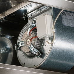 Okap przyścienny - 2.8 m - z silnikiem, regulatorem, filtrem i lampą