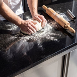 Szafka robocza ze stali nierdzewnej PREMIUM – 1800 x 700 mm – z 3 szufladami po prawej stronie – wraz z blatem granitowym