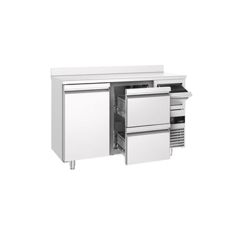 Stół chłodniczy barowy do napojów PREMIUM - 1580x600 mm - z 1 drzwiami, 2 szufladami, panelem tylnym & kołatką do kawy - Prime Gastro