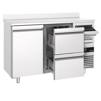 Stół chłodniczy barowy do napojów PREMIUM - 1580x600 mm - z 1 drzwiami, 2 szufladami, panelem tylnym & kołatką do kawy - Prime Gastro