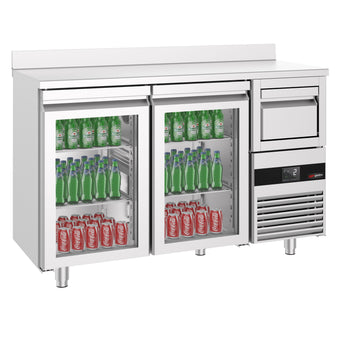 Stół chłodniczy barowy do napojów PREMIUM - 1580 x 600 mm - z 2 szklanymi drzwiami, panelem tylnym & kołatką do kawy - Prime Gastro