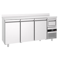 Stół chłodniczy barowy do napojów PREMIUM - 2130x600 mm - z 3 drzwiami, panelem tylnym & kołatką do kawy