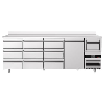 Stół chłodniczy barowy do napojów PREMIUM - 2690x600 mm - z 1 drzwiami, 9 szufladami, panelem tylnym & kołatką do kawy - Prime Gastro