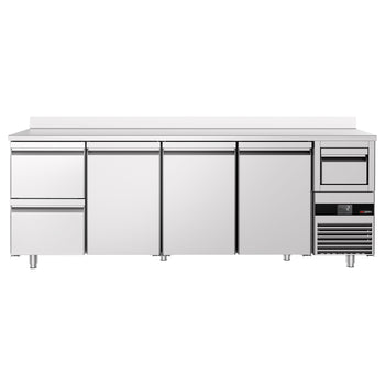 Stół chłodniczy barowy do napojów PREMIUM - 2690x600 mm - z 3 drzwiami, 2 szufladami, panelem tylnym & kołatką do kawy - Prime Gastro