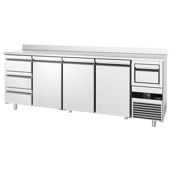 Stół chłodniczy barowy do napojów PREMIUM - 2690x600 mm - z 3 drzwiami, 3 szufladami, panelem tylnym & kołatką do kawy - Prime Gastro