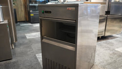 Kostkarka do lodu - wydrążony cylinder - 80 kg/ 24 godz.