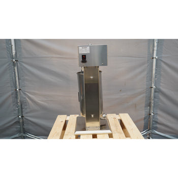 Elektryczna maszynka do nadziewania kiełbasek i churros – 15 litrów – 90 W – stal nierdzewna – w zestawie 4 nasadki do nadziewania kiełbasek i 3 nasadki do churros