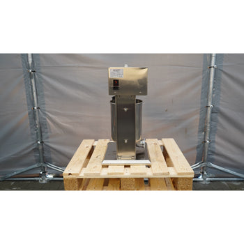 Elektryczna maszynka do nadziewania kiełbasek i churros – 10 litrów – 90 W – stal nierdzewna – w zestawie 4 nasadki do nadziewania kiełbasek i 3 nasadki do churros