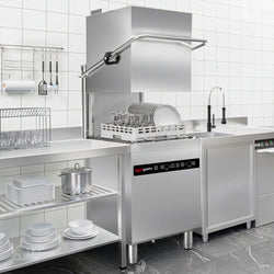 Zmywarka przepływowa - cyfrowa - 8,7 kW - z odzyskiem ciepła, pompą detergentu, płynu nabłyszczającego i wody - wraz ze stołem doprowadzającym po prawej stronie i stołem odprowadzającym po lewej stronie