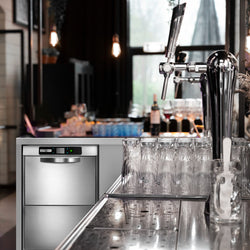 Zmywarka do szkła – dwuścienna – 3,4 kW – cyfrowa – z pompą detergentu, pompą nabłyszczacza, pompą spustową i opcją Wi-Fi