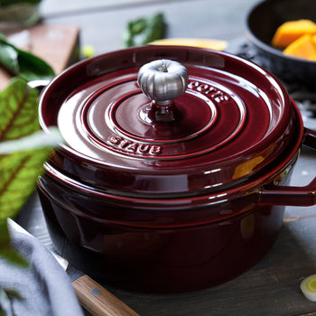 STAUB | LA COCOTTE - Cocotte - Ø 240mm - Żeliwo - Grenadynowa czerwona - Prime Gastro