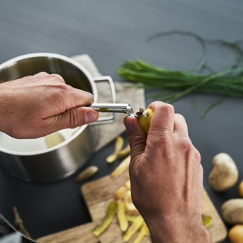 ZWILLING | PRO - Obieraczka z obrotowym ostrzem - 210 mm - Prime Gastro