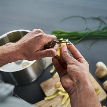 ZWILLING | PRO - Obieraczka z obrotowym ostrzem - 210 mm - Prime Gastro