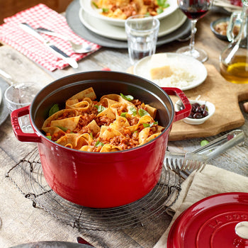 STAUB | LA COCOTTE - Cocotte - Ø 240mm - Żeliwo - Wiśniowa czerwona - Prime Gastro