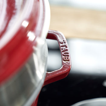 STAUB | LA COCOTTE - Cocotte z wkładem do gotowania na parze - Ø 260 mm - Żeliwo - Wiśniowa czerwień - Prime Gastro