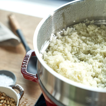 STAUB | LA COCOTTE - Cocotte z wkładem do gotowania na parze - Ø 260 mm - Żeliwo - Wiśniowa czerwień - Prime Gastro