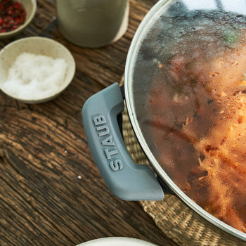 STAUB | SPECIALITIES - Wok ze szklaną pokrywą - Ø 300mm - Żeliwo - Czarny - Prime Gastro