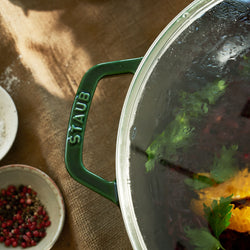 STAUB | SPECIALITIES - Wok ze szklaną pokrywą - Ø 300mm - Żeliwo - Bazyliowa zieleń