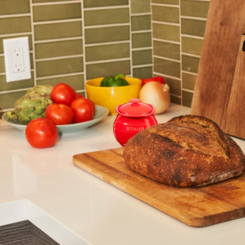 STAUB | CERAMIQUE - Pojemnik na czosnek - 0,5 litra - Ceramika - Wiśniowa czerwień - Prime Gastro