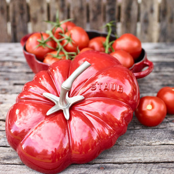 STAUB | LA COCOTTE - Cocotte- Forma do pomidorów - 250mm - Żeliwo - Wiśniowa czerwień - Prime Gastro