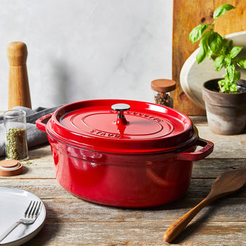 STAUB | LA COCOTTE - Cocotte - owalna - 230 mm - żeliwo - wiśniowa czerwona - Prime Gastro