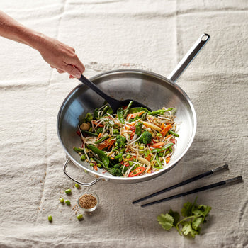 DEMEYERE | APOLLO 7 - Wok z płaskim dnem - Ø 320mm - Stal nierdzewna - Prime Gastro