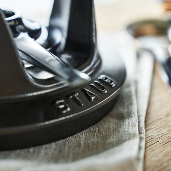 STAUB | SPECIALITIES - Zestaw do fondue - Ø 200mm - Żeliwo - Czarny - Prime Gastro