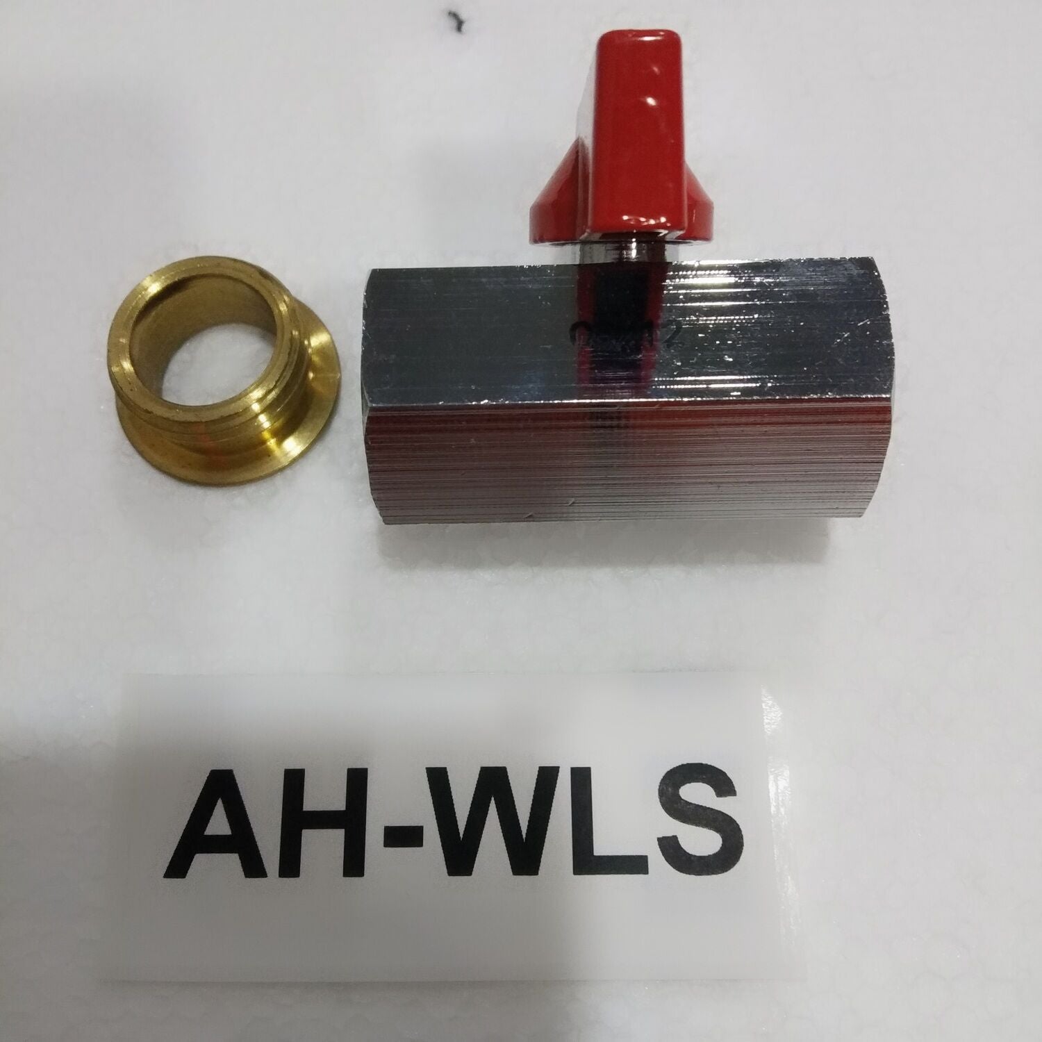 Kran spustowy do okapów przyściennych WLS