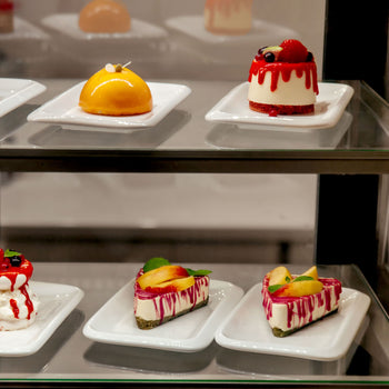 Witryna na ciasta TORONTO - 1800 mm - czarny front - oświetlenie LED - 3 półki - Prime Gastro