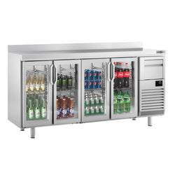 Stół chłodniczy barowy do napojów PREMIUM PLUS - 2450x600mm - z 4 szklanymi drzwiami, panelem tylnym & kołatką do kawy