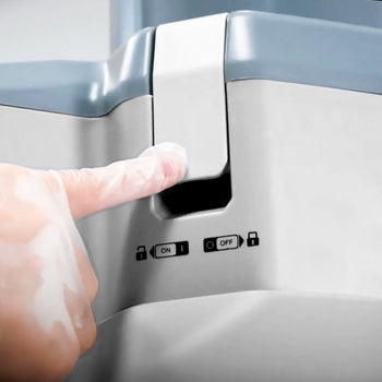 Elektryczna kompaktowa krajalnica do warzyw - 735 W - włącznie z 4 tarczami do krojenia/tarcia - pokrywa na zawiasach - Prime Gastro