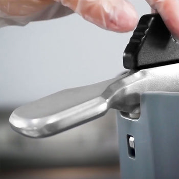 Elektryczna kompaktowa krajalnica do warzyw - 735 W - włącznie z 4 tarczami do krojenia/tarcia i nasadką do cięcia - składana pokrywa - Prime Gastro