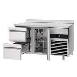 Stół chłodniczy PREMIUM - 1400x700 mm - z 1 drzwiami & 2 szufladami & z panelem tylnym