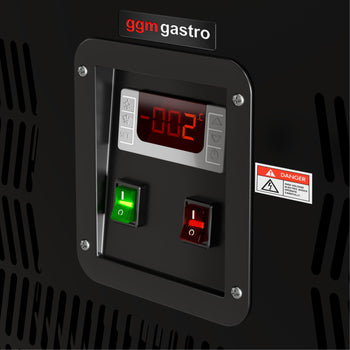 Witryna ekspozycyjna na ciasta - 1000 mm - z oświetleniem LED, 3 półkami & lustrzanym panelem przednim - czarna - Prime Gastro