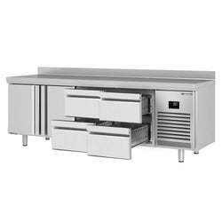 Stół chłodniczy PREMIUM PLUS - 2452x600 mm - z 2 drzwiami & 4 szufladami & panelem tylnym