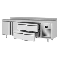 Stół chłodniczy PREMIUM PLUS - 2452x700 mm - z 2 drzwiami & 4 szufladami & panelem tylnym