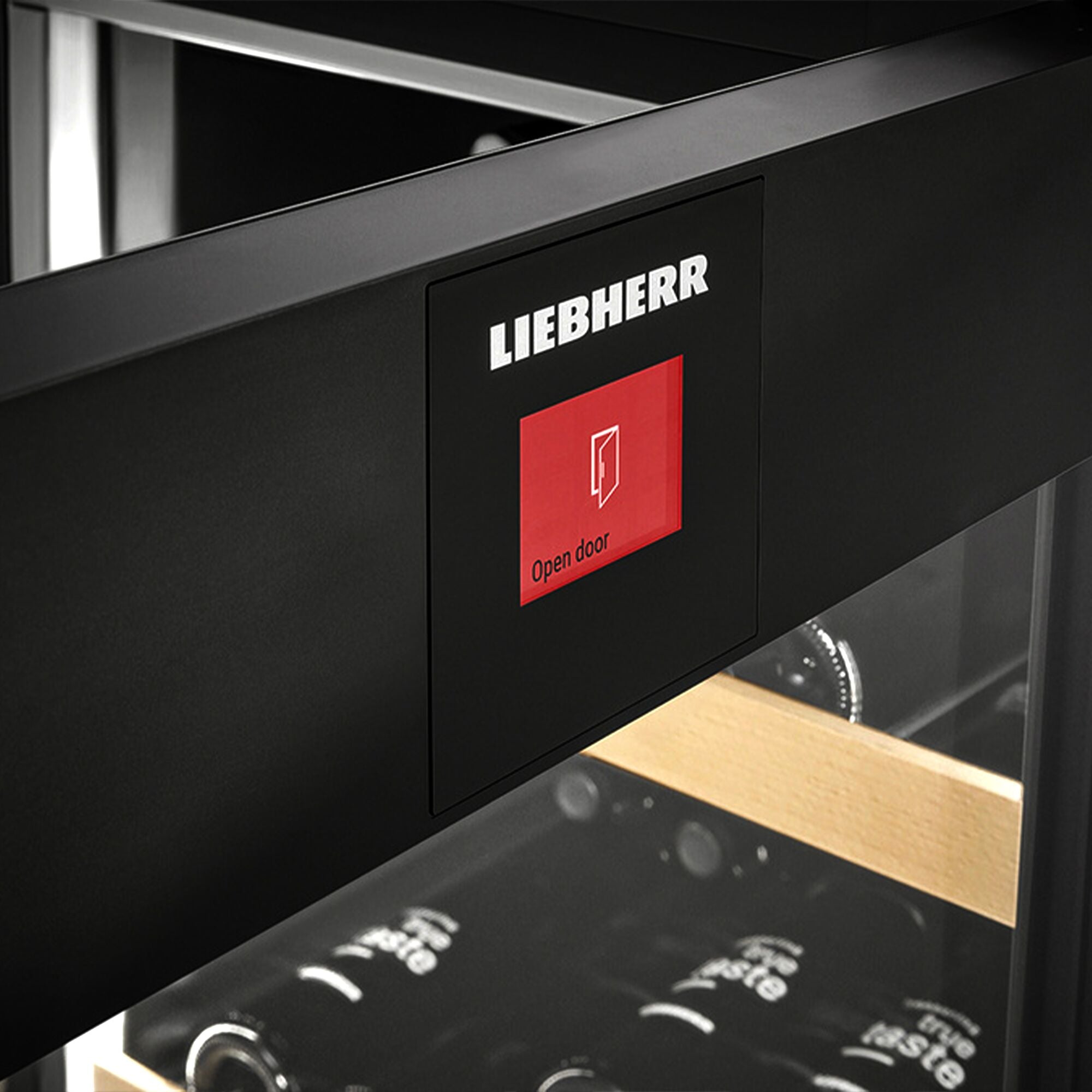 Liebherr-_wine_display_1