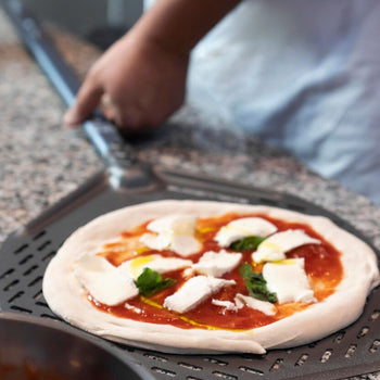 Łopatka do pizzy - EVOLUZIONE - aluminium - 360 mm - perforowana - specjalne anodowanie S.H.A. - Prime Gastro