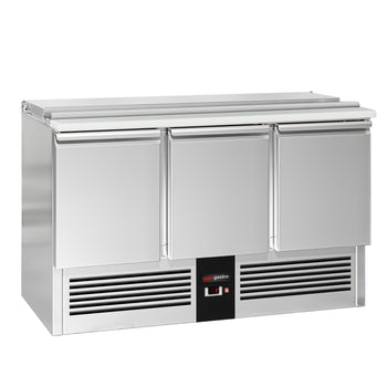 Stół Sałatkowy PREMIUM - 1368 mm - Wlot na pojemniki GN - 3 drzwi - Prime Gastro