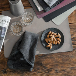 (144 szt.) Podkładka na stół James - elegancki wygląd skóry - 33 x 46 cm - grafit