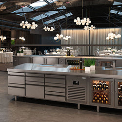 Stół chłodniczy PREMIUM PLUS - 1960x600 mm - z 1 drzwiami & 6 szufladami & z panelem tylnym