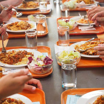 Taca GN 1/1 wykonana z polipropylenu - brązowa - Prime Gastro