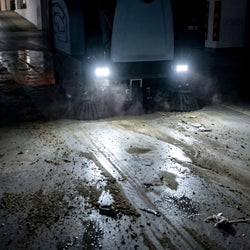 Zamiatarka samojezdna - Wydajność 8700m²/h - Szerokość robocza 140cm - 2 szczotki 48cm - Zbiornik 150l - z ssaniem - z natryskiem