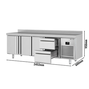 Stół chłodniczy PREMIUM PLUS - 2452x600 mm - z 3 drzwiami & 2 szufladami & panelem tylnym